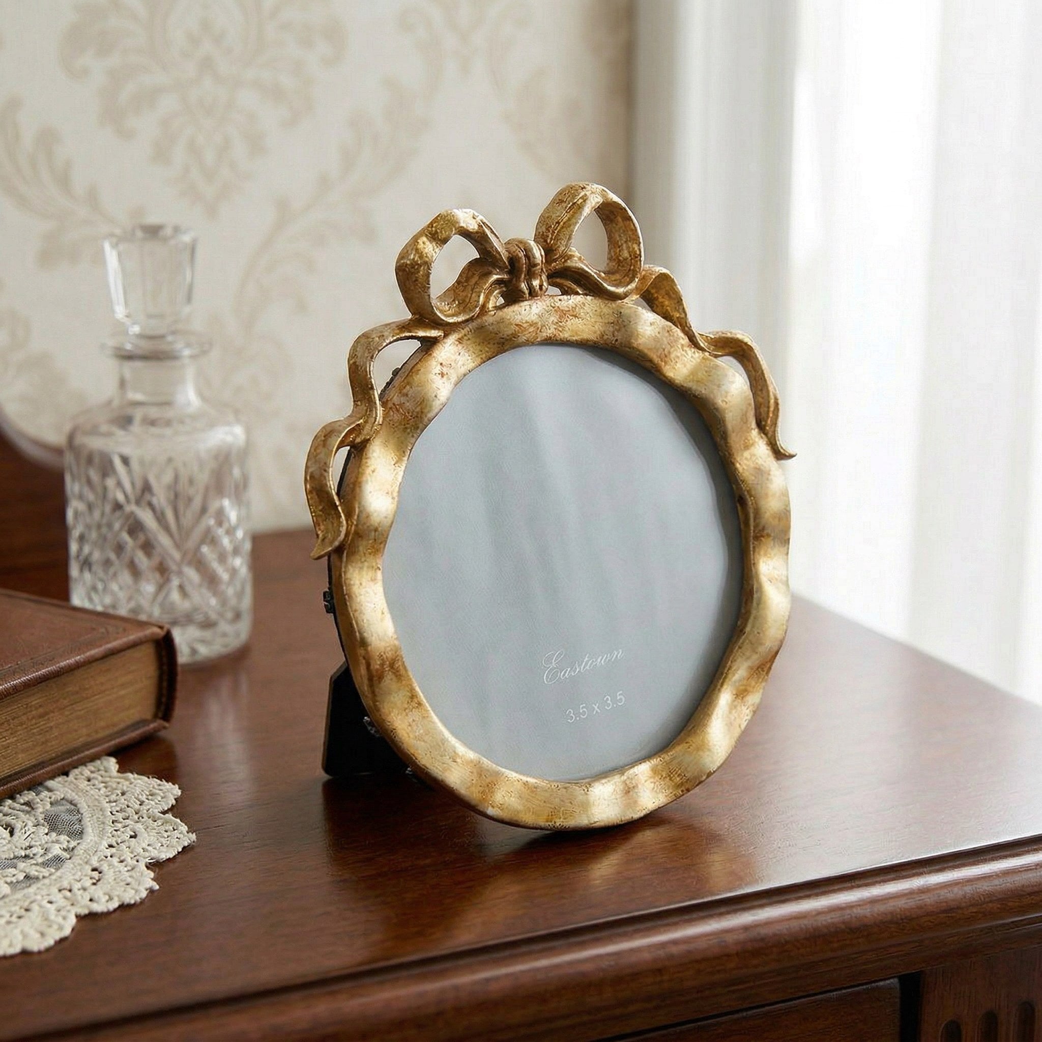 Vintage Ornate Gold Round Photo Frame with Bow Detail