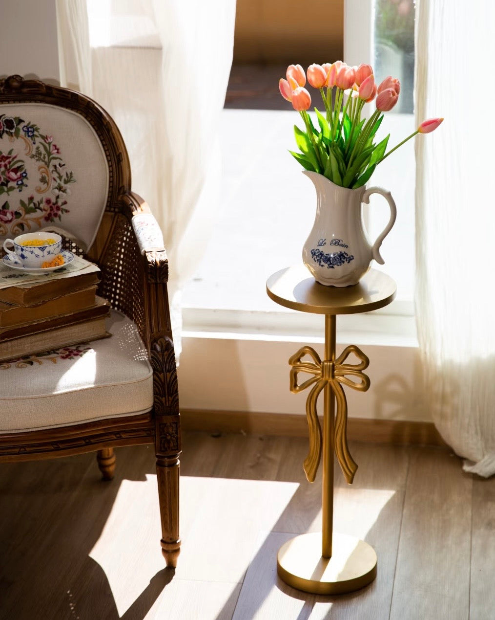 Vintage Gold Bow Accent Pedestal Table