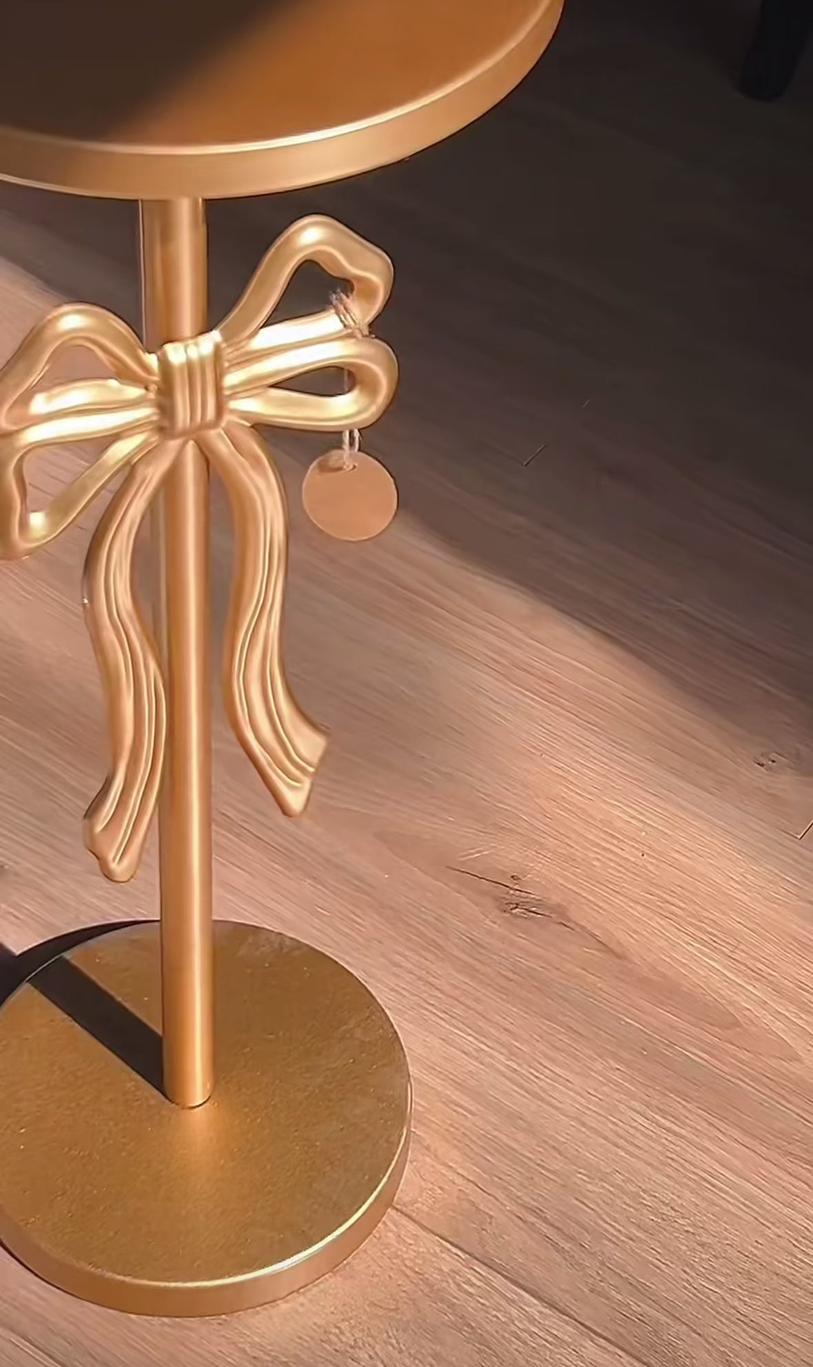 Vintage Gold Bow Accent Pedestal Table